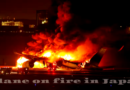 Imagem do avião se incendiando no aéroporto no Japão